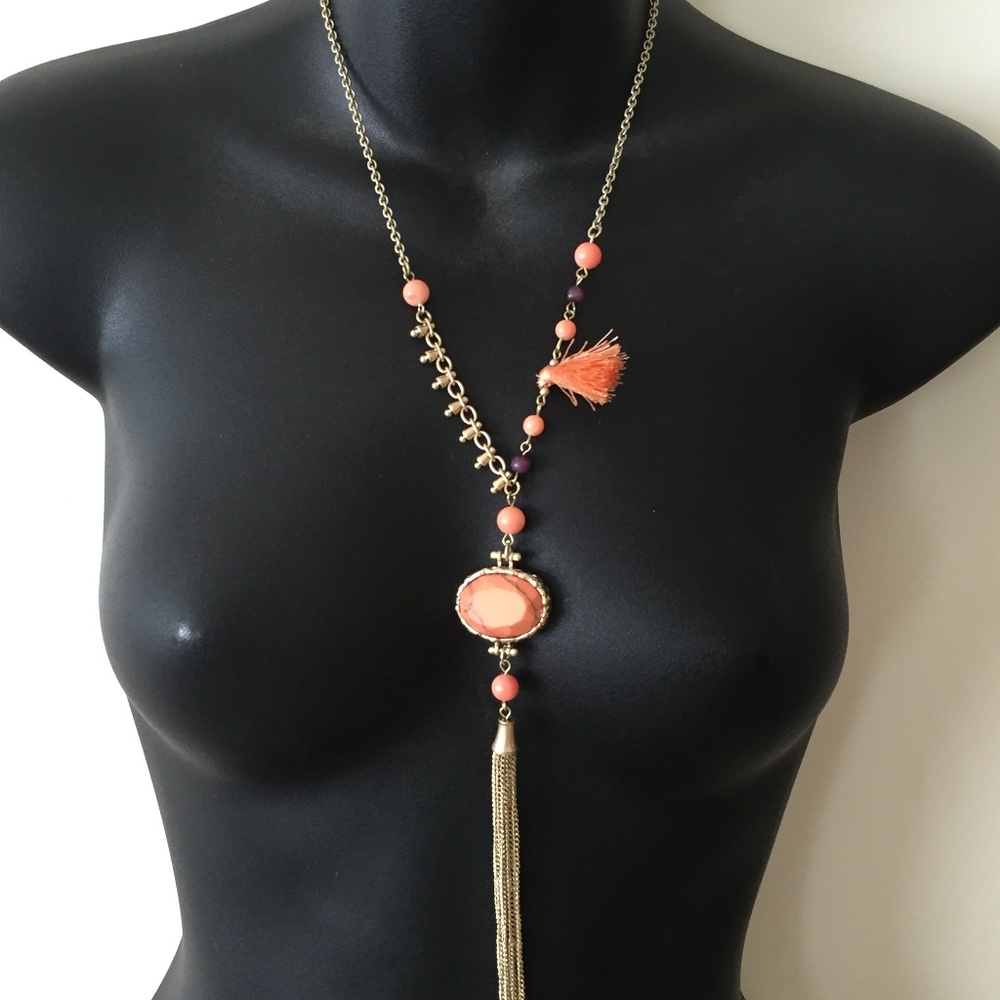 BEAUTIFUL CORAL TASSEL NECKLACE NEW!